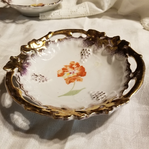 Rare Antique RS Prussia molded grapes hand painted large bowl and 4 smaller ones - Picture 16 of 16